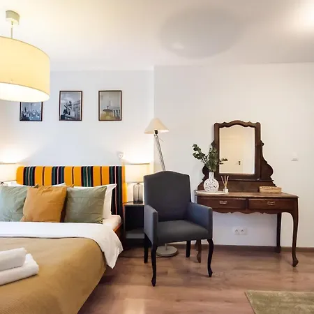 Nowy Swiat Modern Vintage By Bookinghost